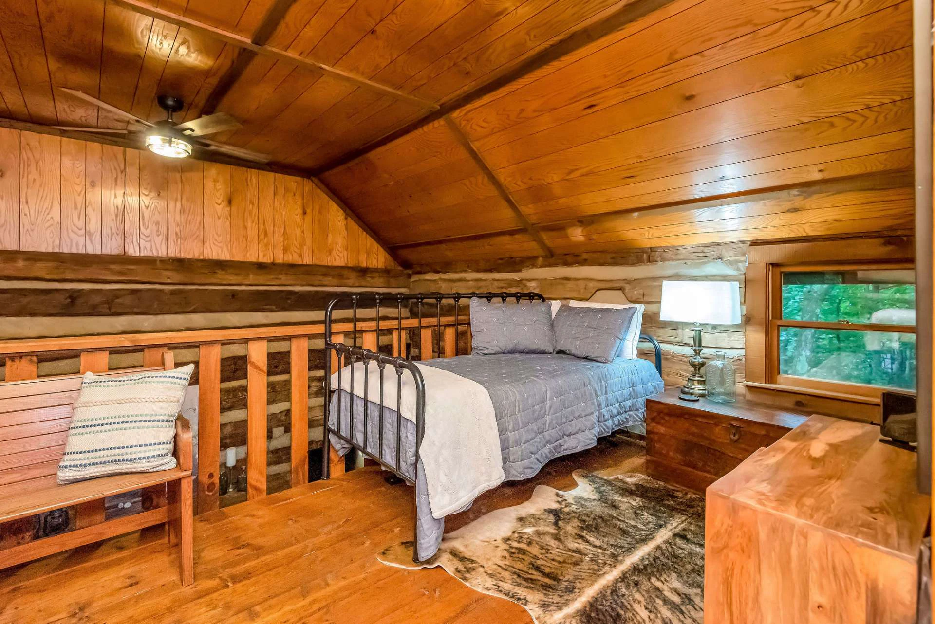 Image number 3 for the current listing